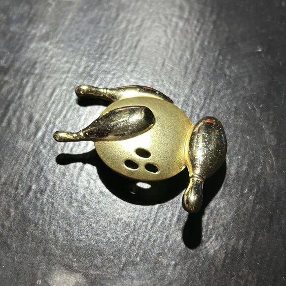 Vintage 1-7/8" Shiny Gold-plated Tone Frosted Finish Bowling Ball & Pins Brooch - Picture 2 of 4